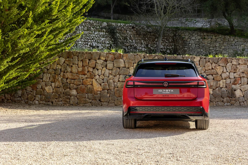 Podwójna światowa premiera: pierwsze szczegóły i zdjęcia Volkswagenów ID.3 GTX i ID.7 GTX Tourer - 10.