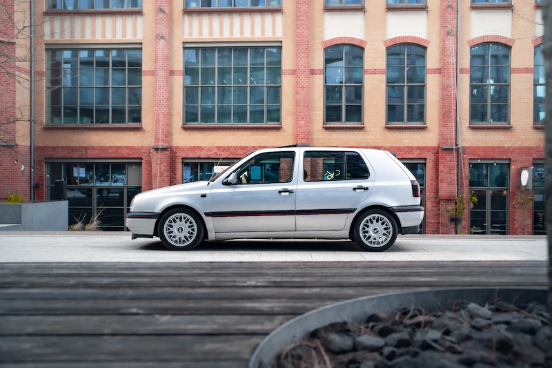 Volkswagen Golf III – kolejny etap ewolucji, tym razem pod znakiem poprawy poziomu bezpieczeństwa - 2.