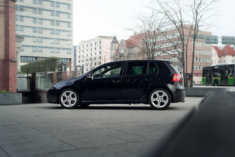 Volkswagen Golf V – wysoki komfort, znakomite właściwości jezdne i więcej wersji nadwoziowych - 8.