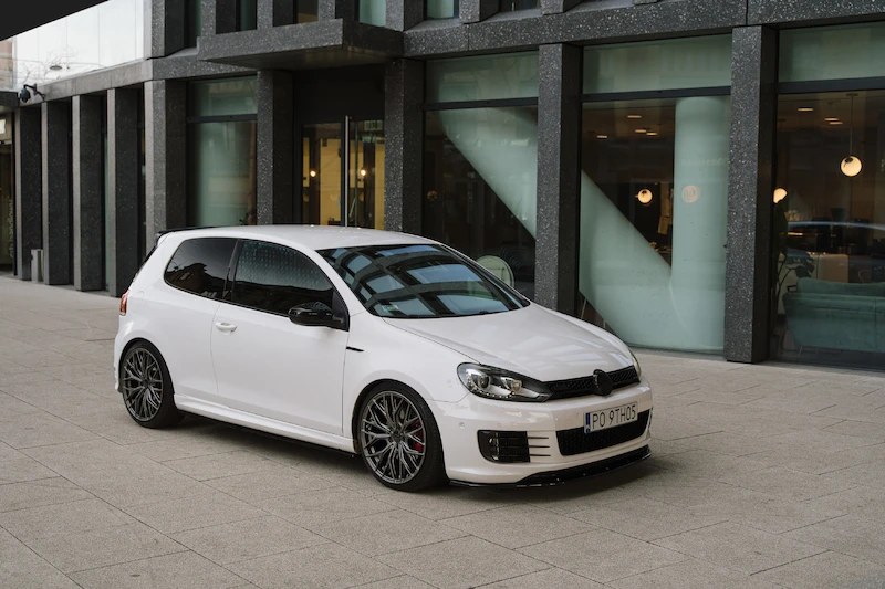 Volkswagen Golf VI – bogate wyposażenie standardowe i wysoki poziom bezpieczeństwa - 1.
