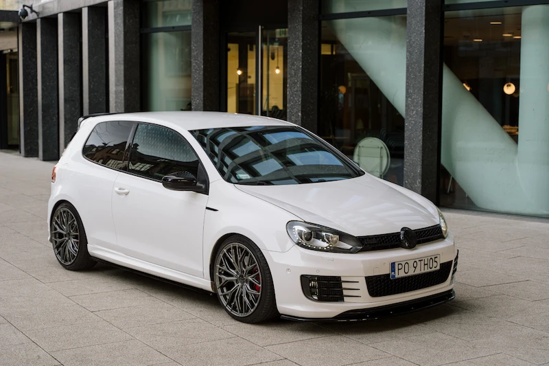 Volkswagen Golf VI – bogate wyposażenie standardowe i wysoki poziom bezpieczeństwa - 5.