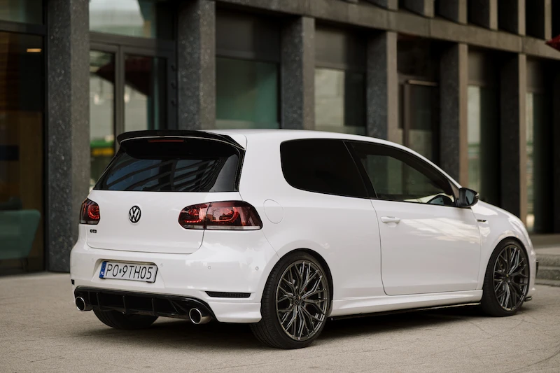 Volkswagen Golf VI – bogate wyposażenie standardowe i wysoki poziom bezpieczeństwa - 13.