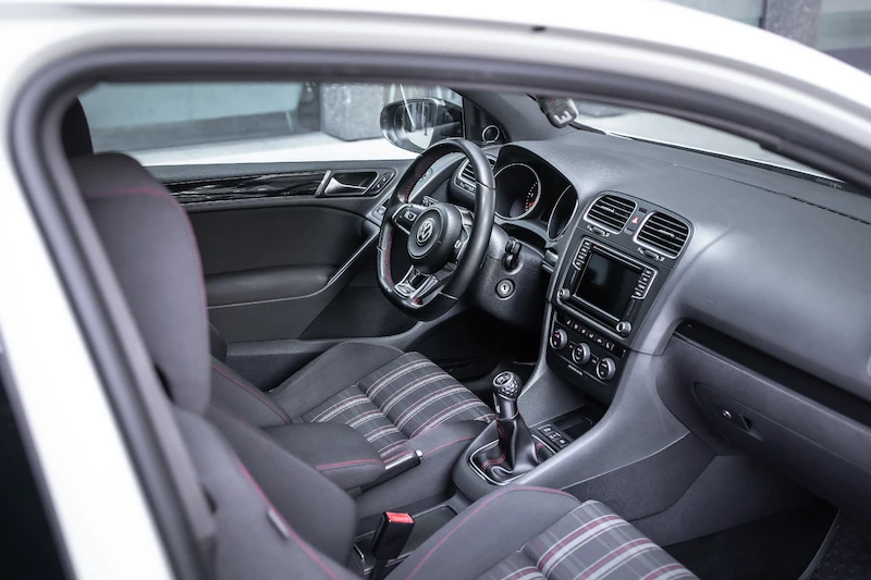Volkswagen Golf VI – bogate wyposażenie standardowe i wysoki poziom bezpieczeństwa - 20.