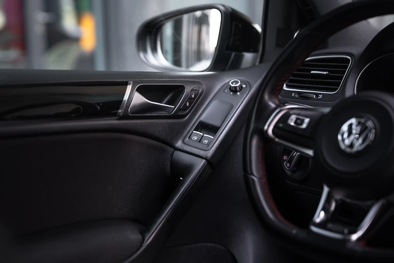 Volkswagen Golf VI – bogate wyposażenie standardowe i wysoki poziom bezpieczeństwa - 23.