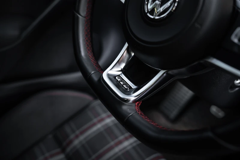 Volkswagen Golf VI – bogate wyposażenie standardowe i wysoki poziom bezpieczeństwa - 24.