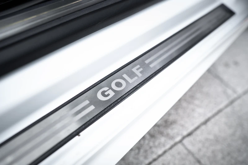 Volkswagen Golf VI – bogate wyposażenie standardowe i wysoki poziom bezpieczeństwa - 25.