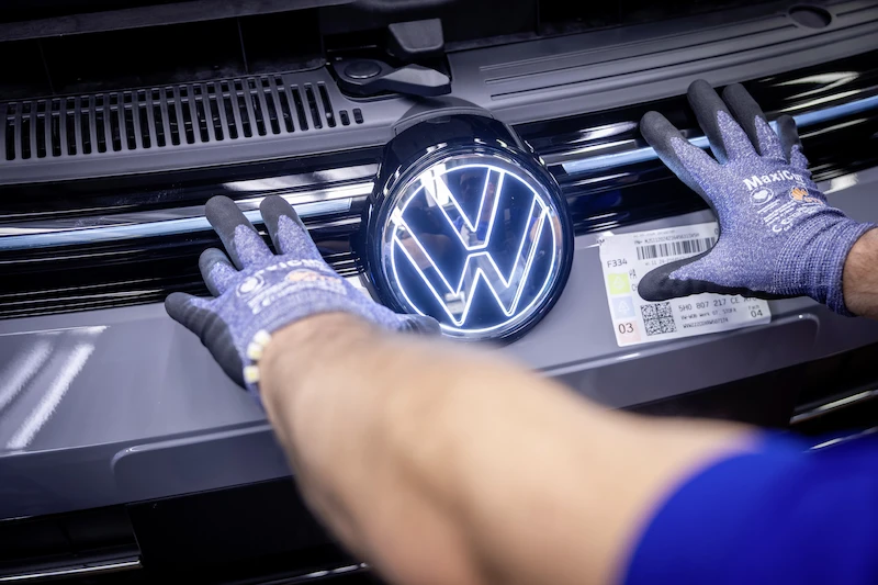 50 lat produkcji Golfa: fabryka Volkswagena w Wolfsburgu świętuje urodziny swojego bestsellera - 1.
