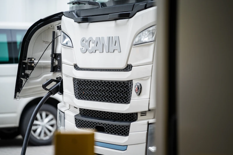 Pierwszy w pełni elektryczny pojazd ciężarowy Scania obsługujący dostawy części dla Volkswagen Poznań - 2.