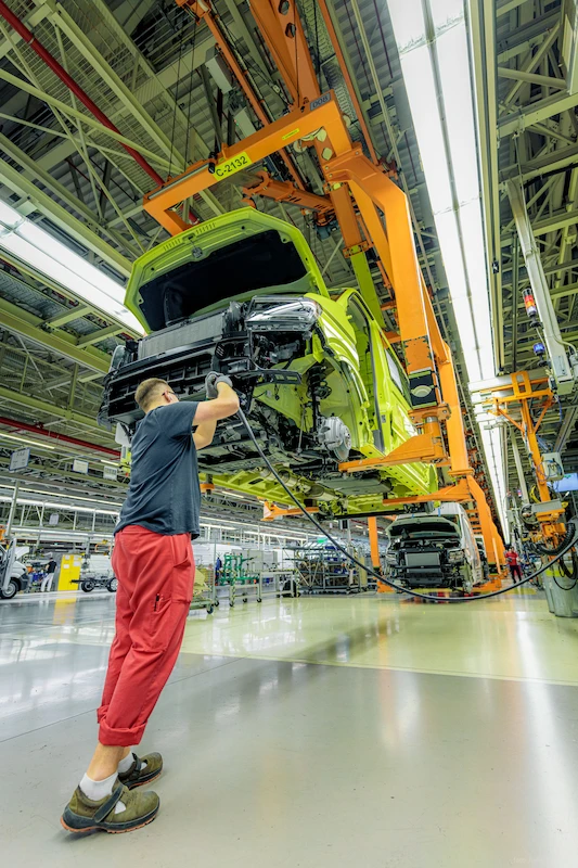 Szukasz pomysłu na ferie? Zwiedź zakłady Volkswagen Poznań - 4.