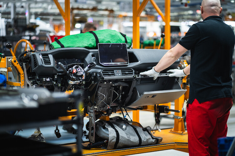 Rozpoczęła się produkcja nowego Volkswagena Craftera