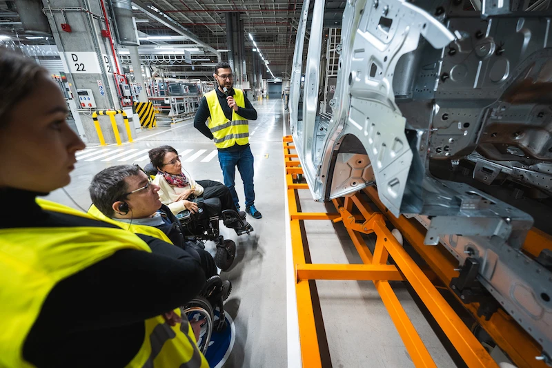 Międzynarodowy Dzień Osób z Niepełnosprawnościami: Volkswagen zaprasza do zwiedzania fabryki we Wrześni - 3.