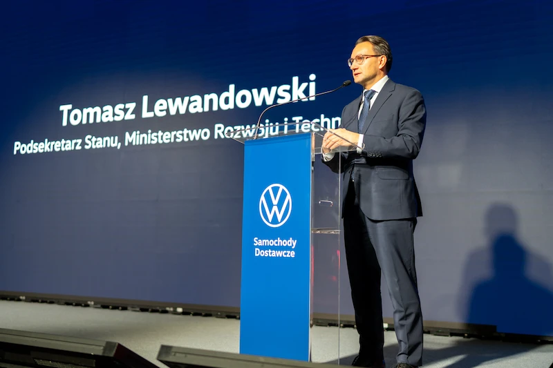 Fabryka Volkswagen Poznań we Wrześni: Wmurowano kamień węgielny pod nowe hale do produkcji elektrycznego Craftera - 5.