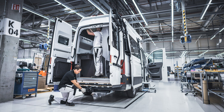 Ferie z motoryzacją i jubileusz we Wrześni. Volkswagen Poznań zaprasza na zwiedzanie w 2026 roku 