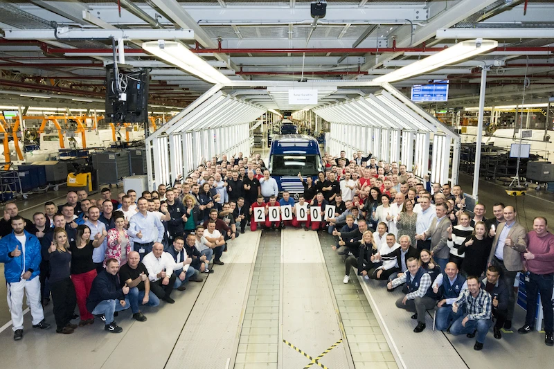 Fabryka Volkswagena we Wrześni i marka Volkswagen Samochody Dostawcze świętują jubileusz. Z linii produkcyjnej zakładu zjechał dwustutysięczny samochód. - 1.