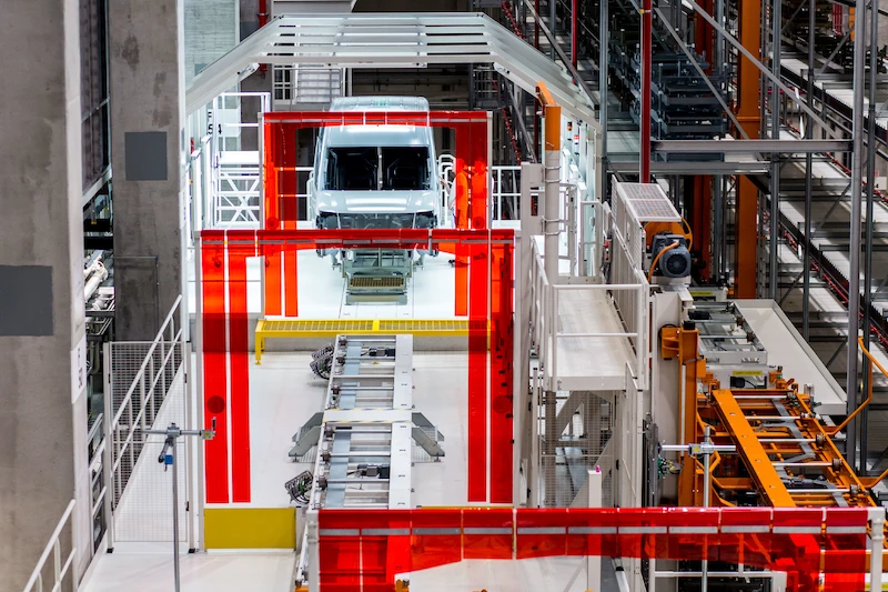 Fabryka Volkswagena we Wrześni i marka Volkswagen Samochody Dostawcze świętują jubileusz. Z linii produkcyjnej zakładu zjechał dwustutysięczny samochód. - 3.