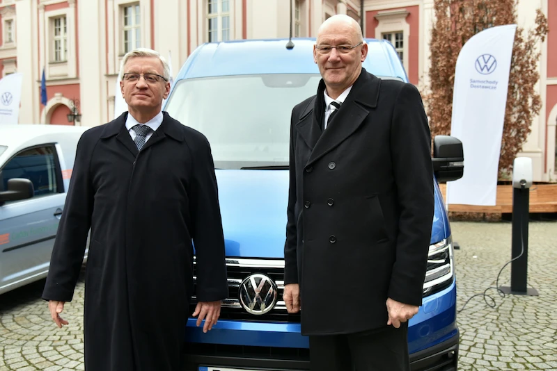 Miasto Poznań testuje elektryczne samochody marki Volkswagen Samochody Dostawcze - 6.