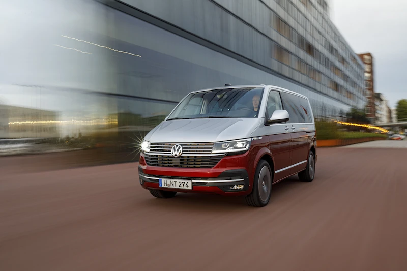 Volkswagen Multivan – legendarny model idealny na rodzinny wyjazd - 3.