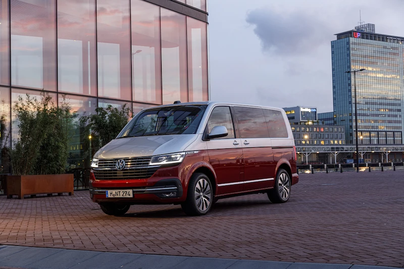 Volkswagen Multivan – legendarny model idealny na rodzinny wyjazd - 4.