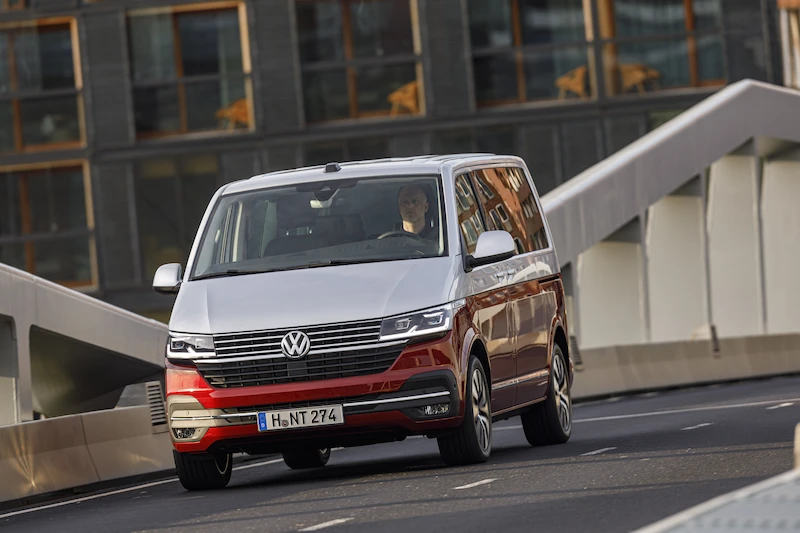 Volkswagen Multivan – legendarny model idealny na rodzinny wyjazd - 6.