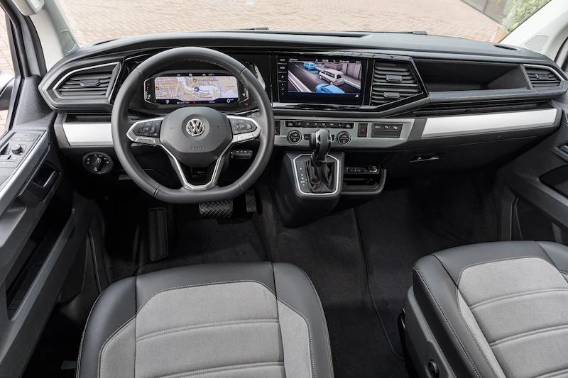Volkswagen Multivan – legendarny model idealny na rodzinny wyjazd - 7.