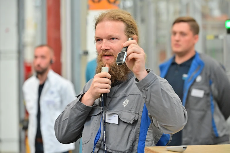 Hendrik Volksmann demonstruje praktyczne zastosowanie smartwatcha - 5.