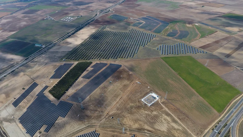 Volkswagen Samochody Dostawcze wspiera rozwój energii odnawialnej: projekt instalacji solarnej w Hiszpanii - 1.