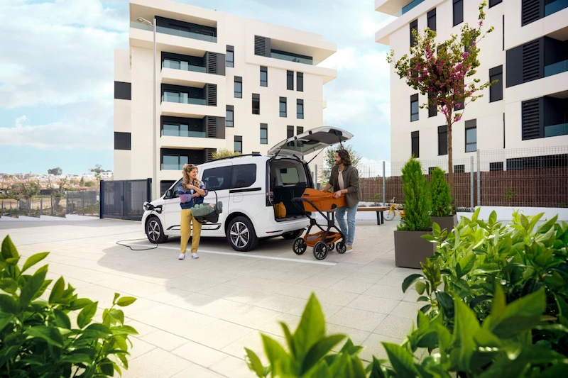 Wybór należy do ciebie: Volkswagen Caddy, zarówno w wariancie osobowym, jak i w wariancie dostawczym, teraz dostępny w wersji eHybrid - 4.