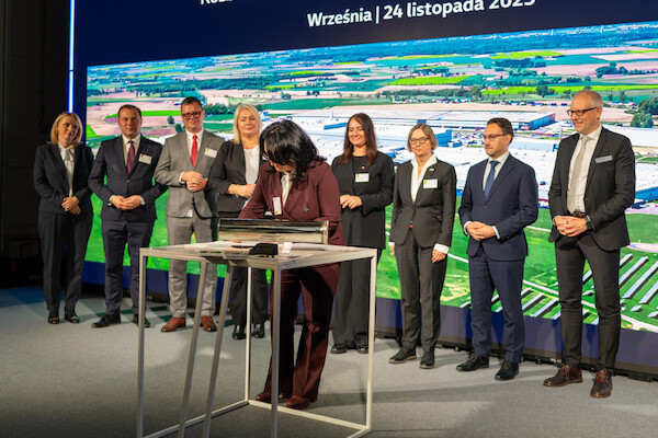 Fabryka Volkswagen Poznań we Wrześni: Wmurowano kamień węgielny pod nowe hale do produkcji elektrycznego Craftera