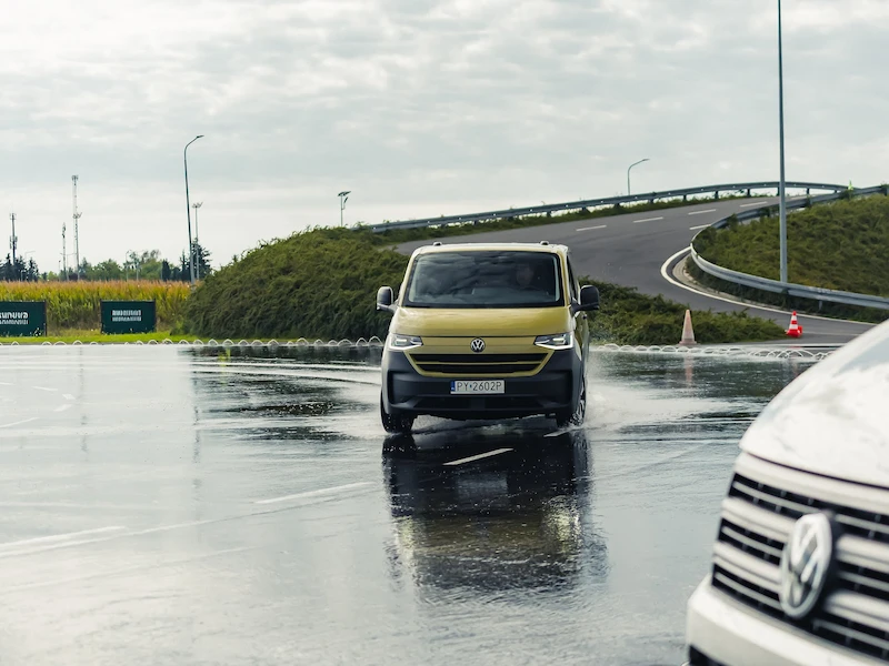 Caddy, Transporter i Crafter na torze. „Dostawczaki” w podbramkowych sytuacjach - 4.